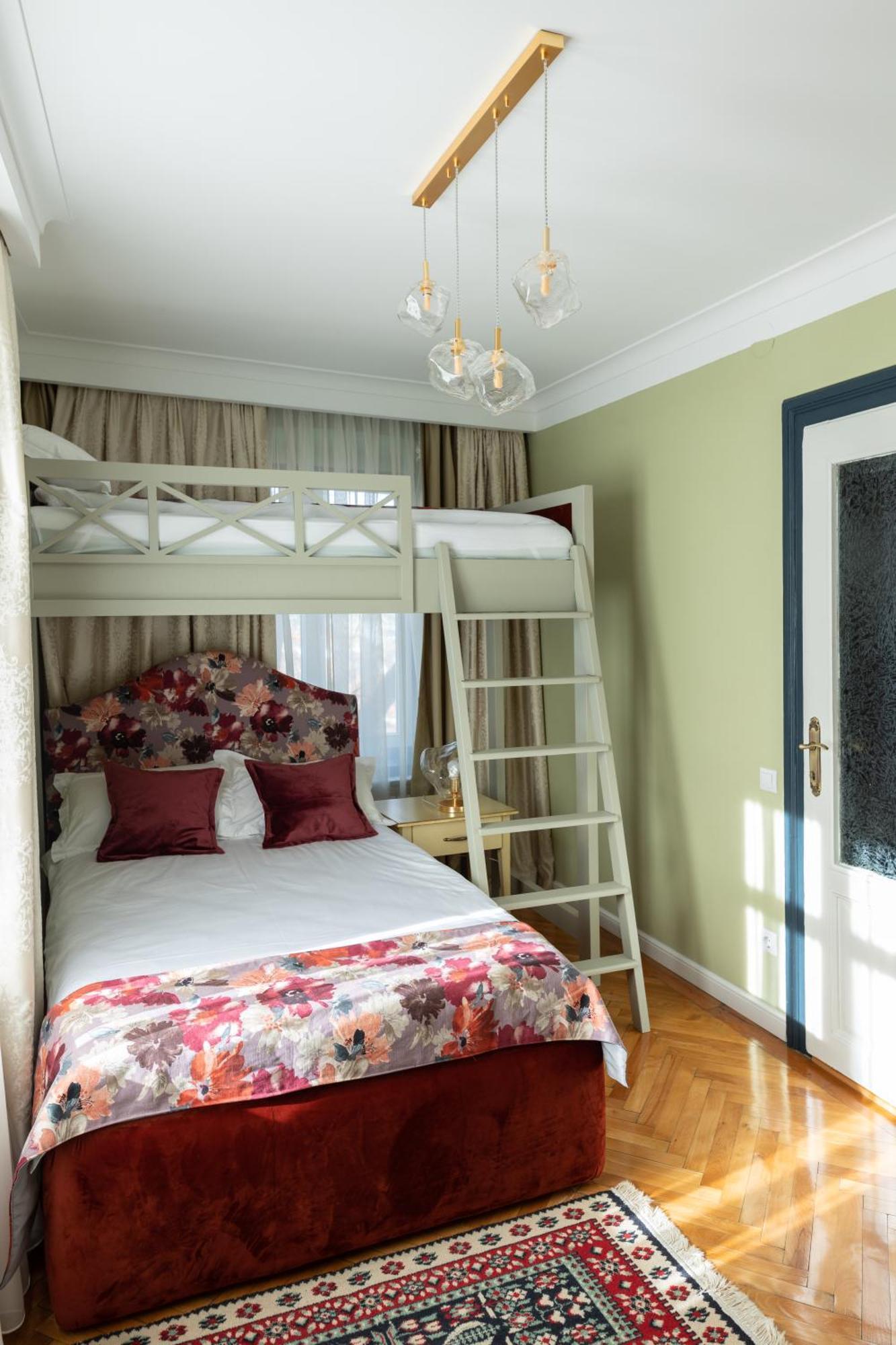 Magister Seven Bed & Breakfast Sibiu Exterior photo