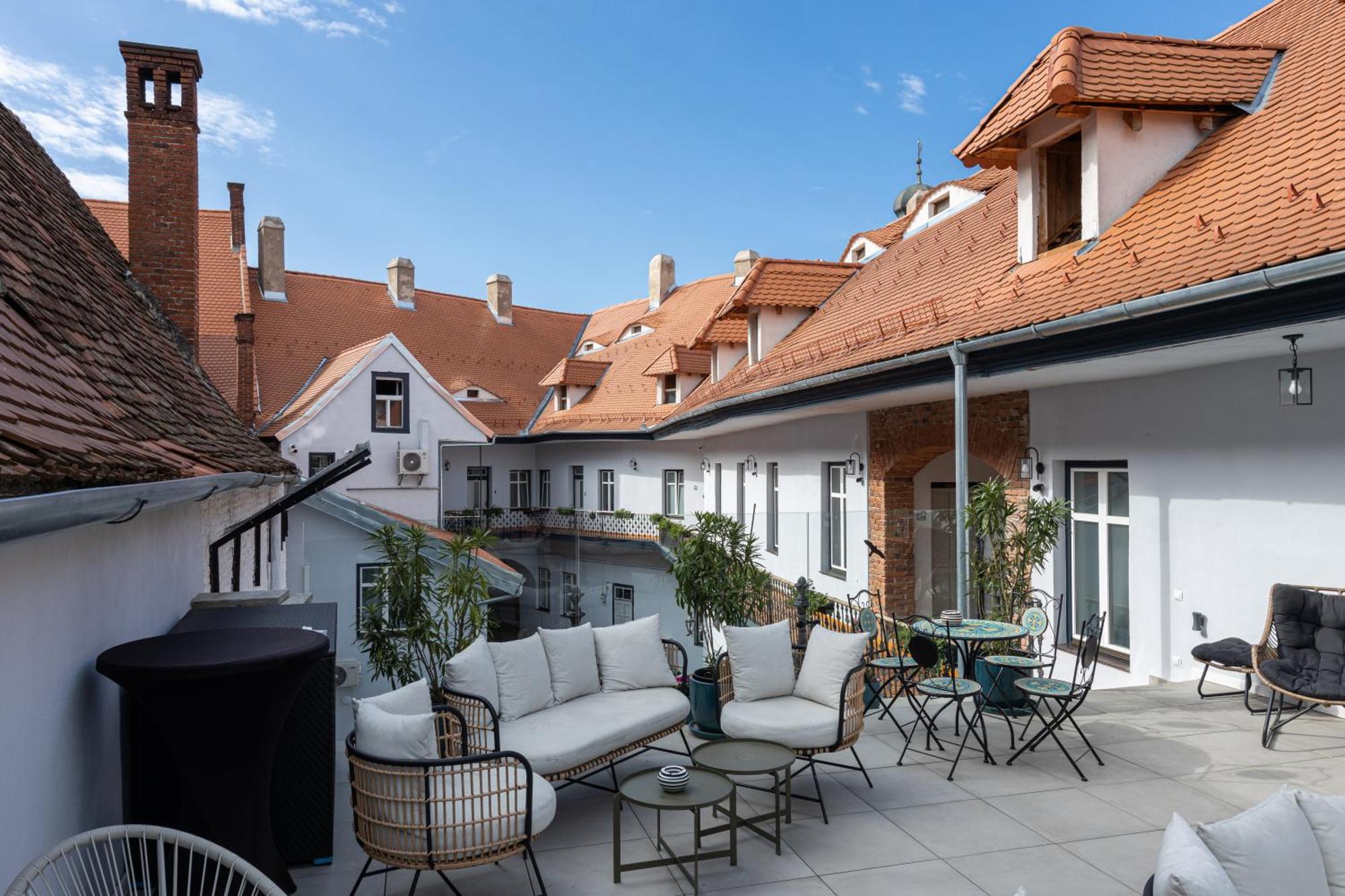 Magister Seven Bed & Breakfast Sibiu Exterior photo