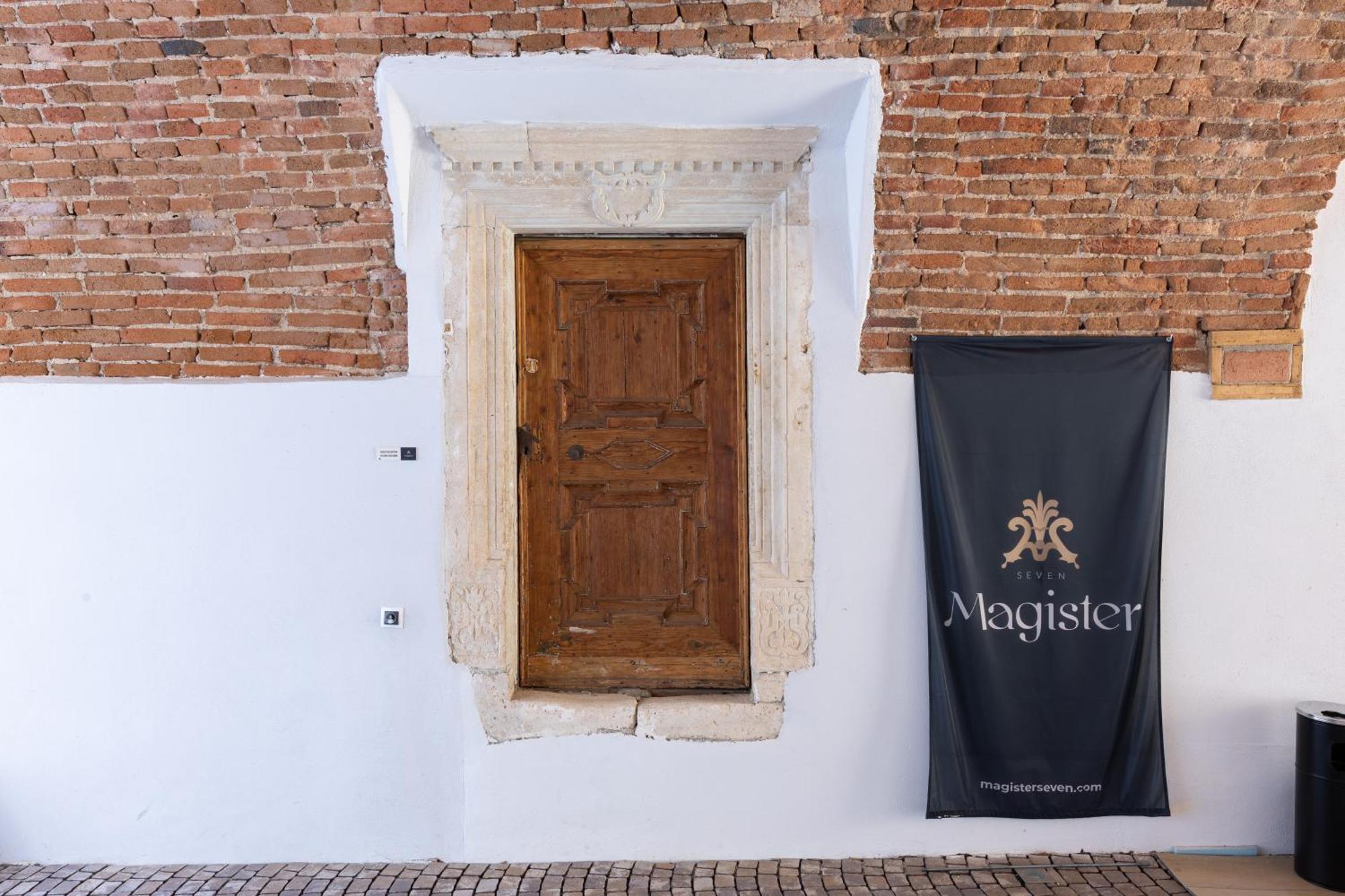 Magister Seven Bed & Breakfast Sibiu Exterior photo