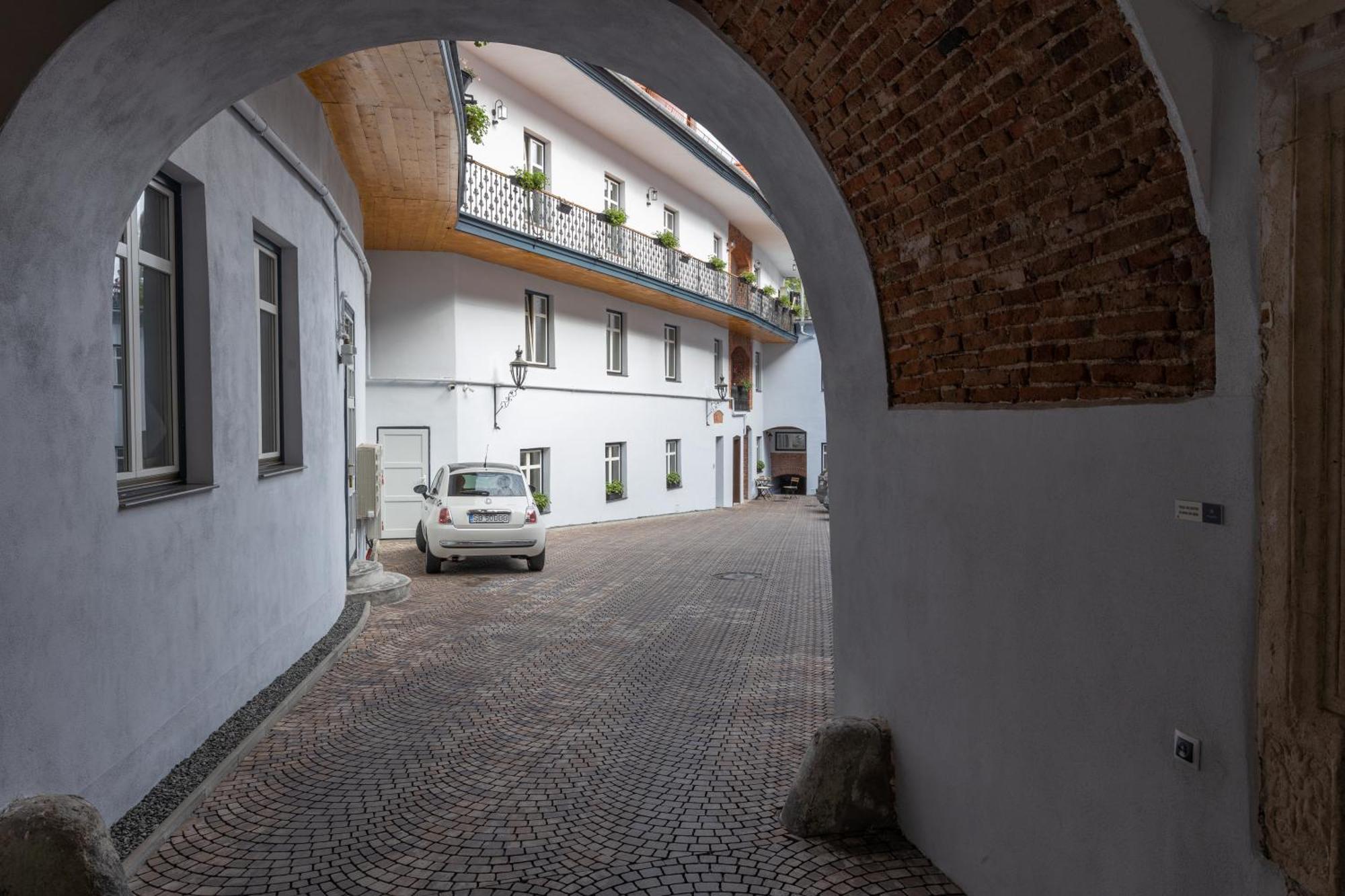 Magister Seven Bed & Breakfast Sibiu Exterior photo