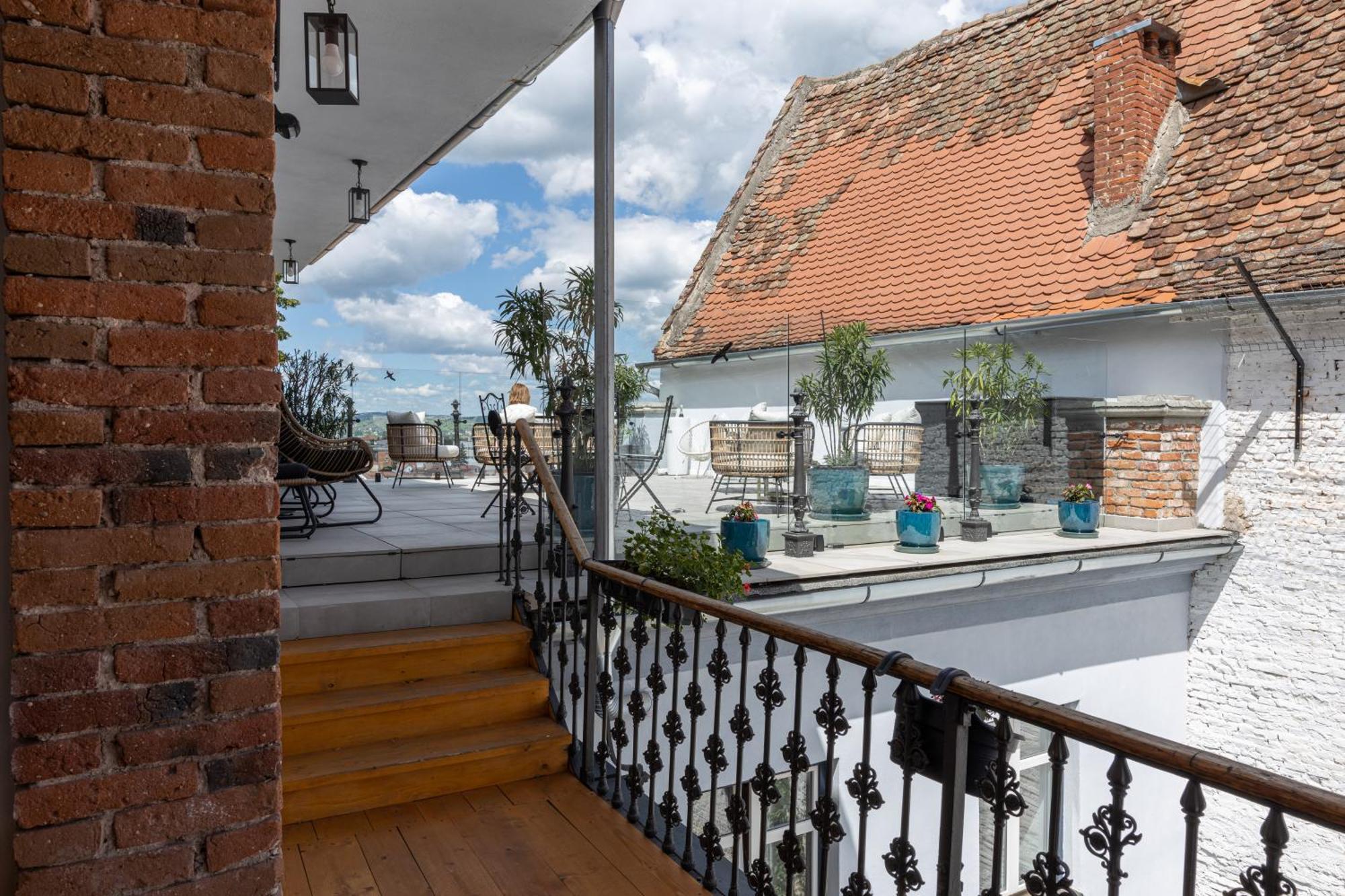 Magister Seven Bed & Breakfast Sibiu Exterior photo