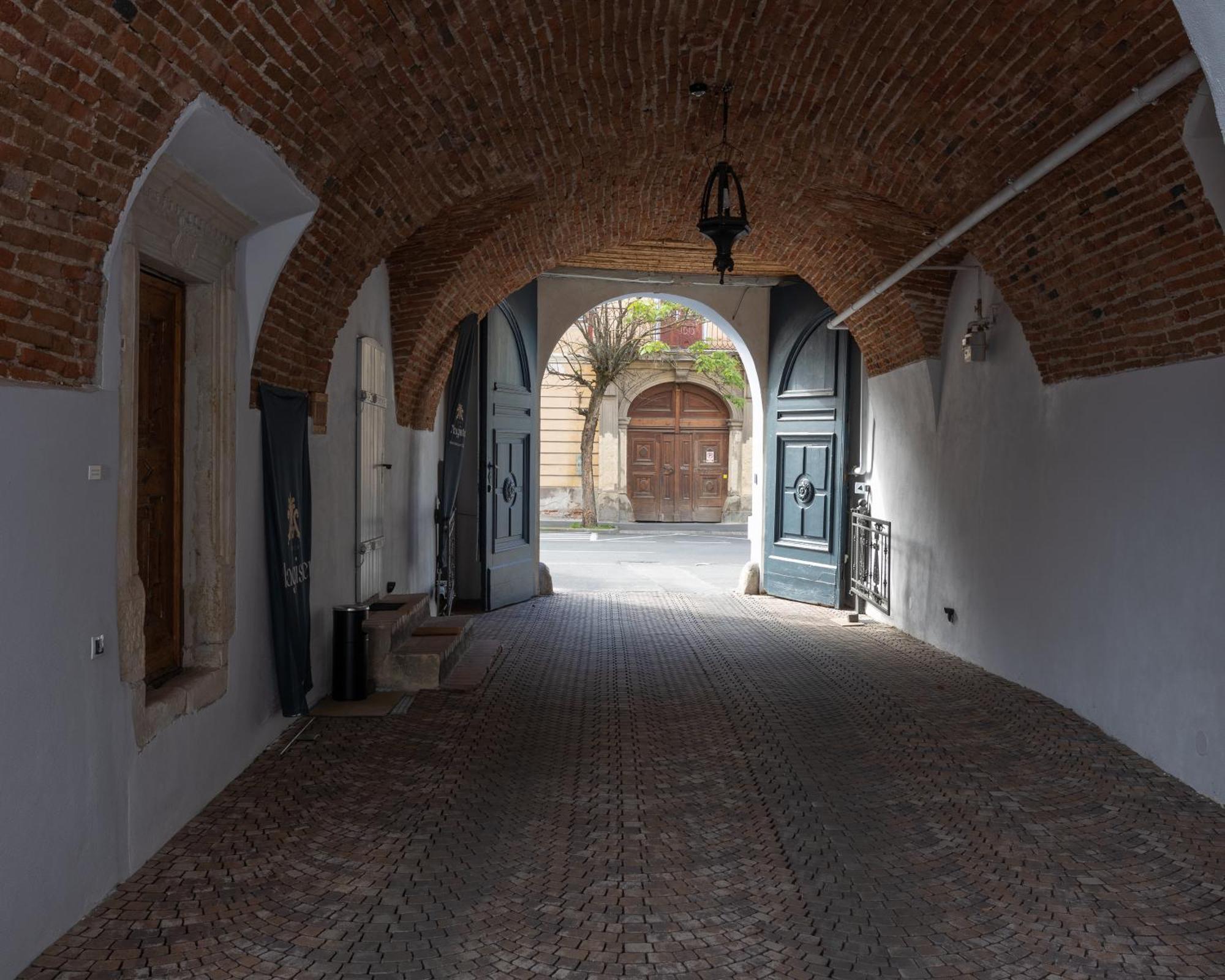 Magister Seven Bed & Breakfast Sibiu Exterior photo
