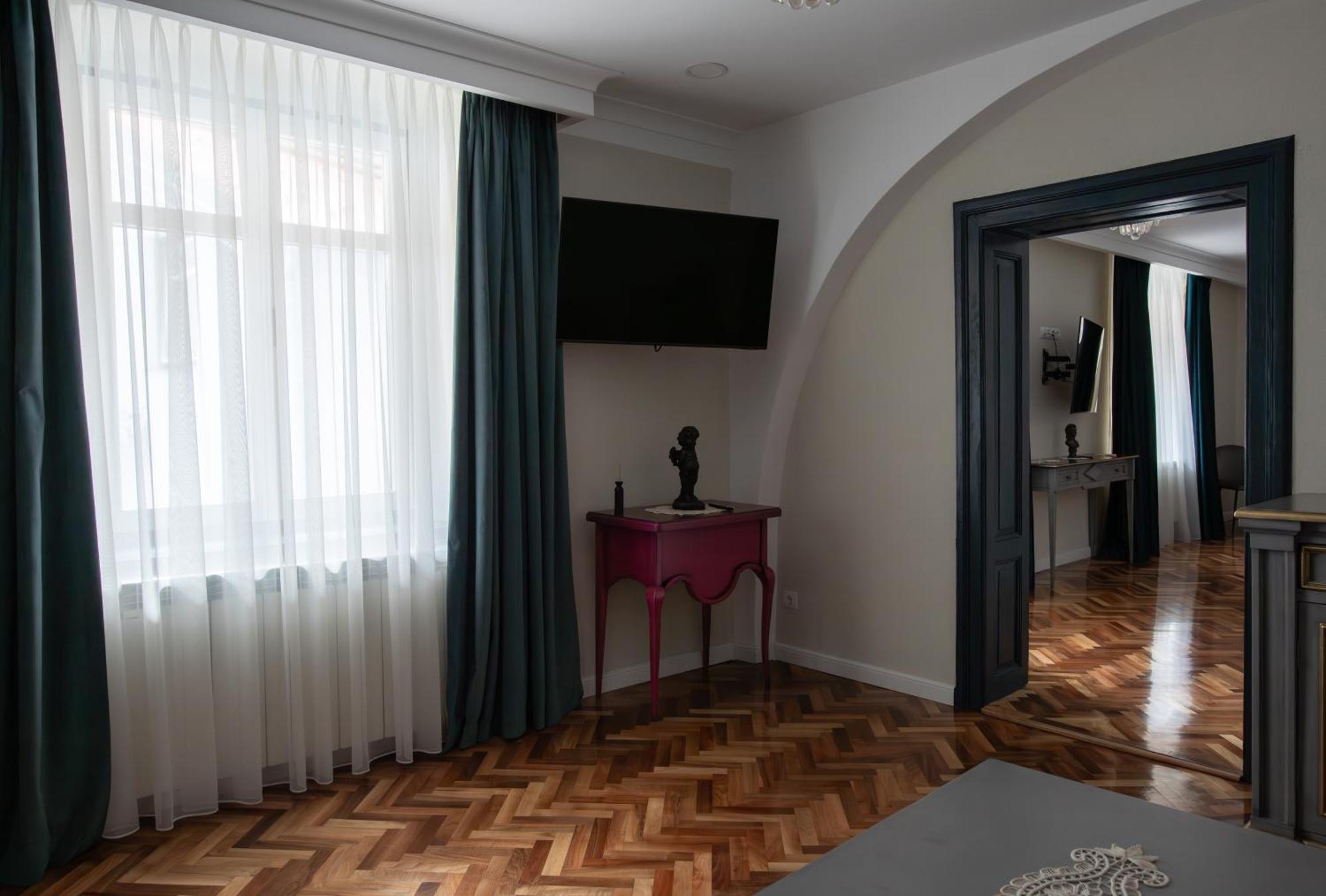 Magister Seven Bed & Breakfast Sibiu Exterior photo