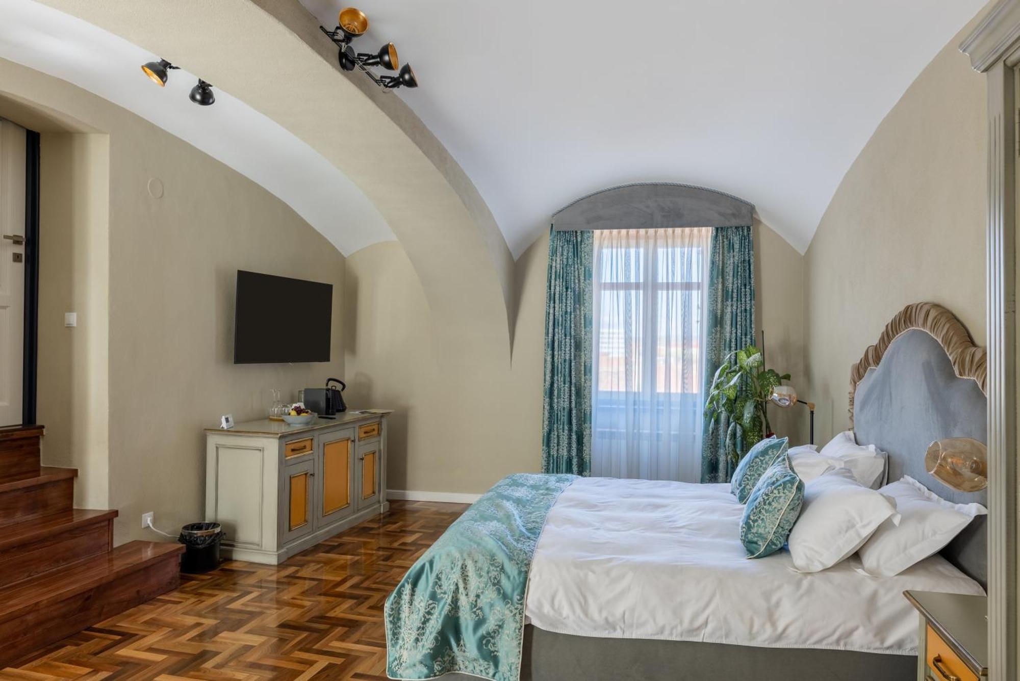 Magister Seven Bed & Breakfast Sibiu Exterior photo